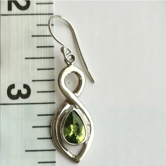 Peridot dangle earrings in Sterling Silver 🆕 - Picture 4 of 5